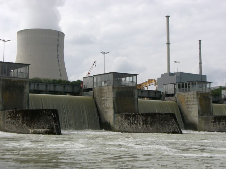 Vattenkraftverk och kärnkraftverk